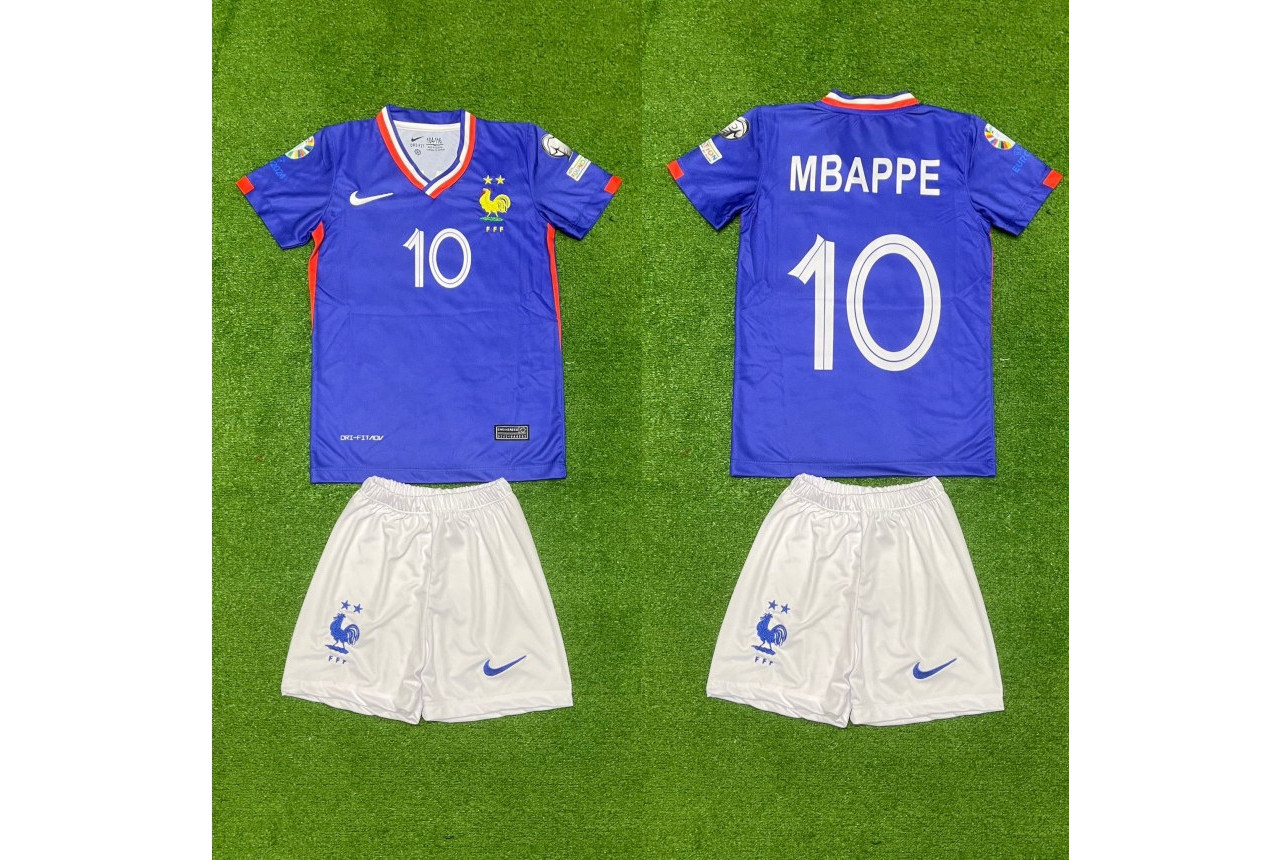8135 Детски футболен комплект France MBAPPE 10